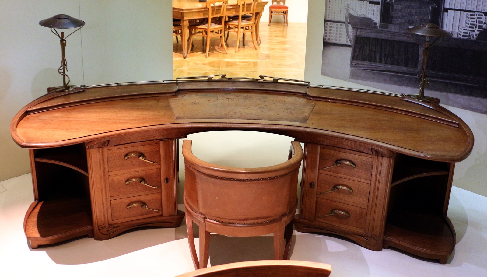 Diplomat Chair Graf Kessler 1908